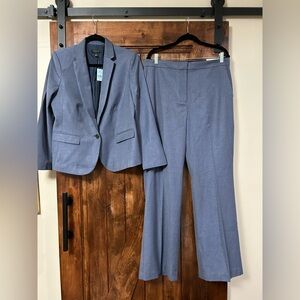 Ann Taylor Blue Pant Suit. Blazer 12P & Pants 12.